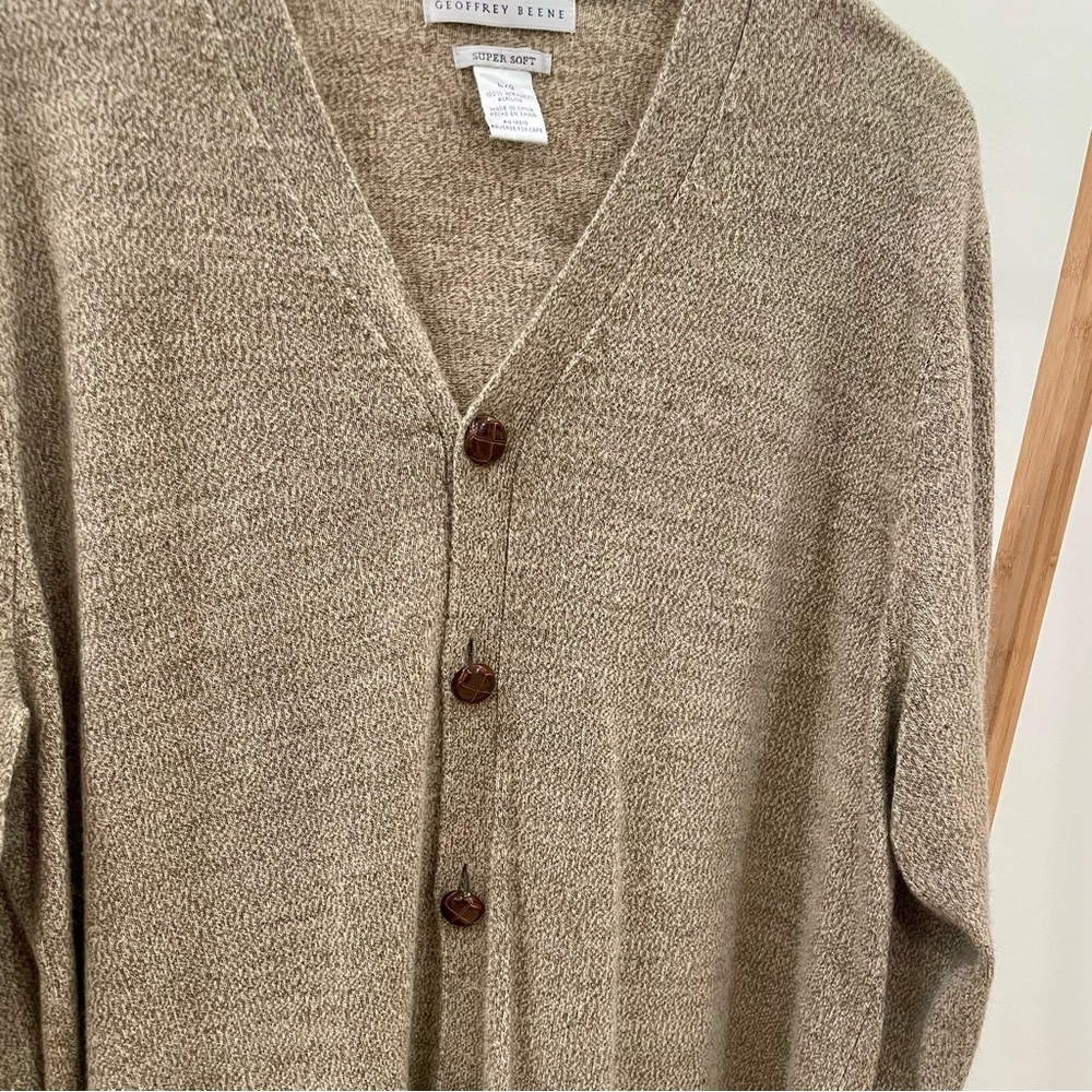 Vintage Marled V-neck Quilted Button Cardigan in Light Brown - Picture 3 of 5